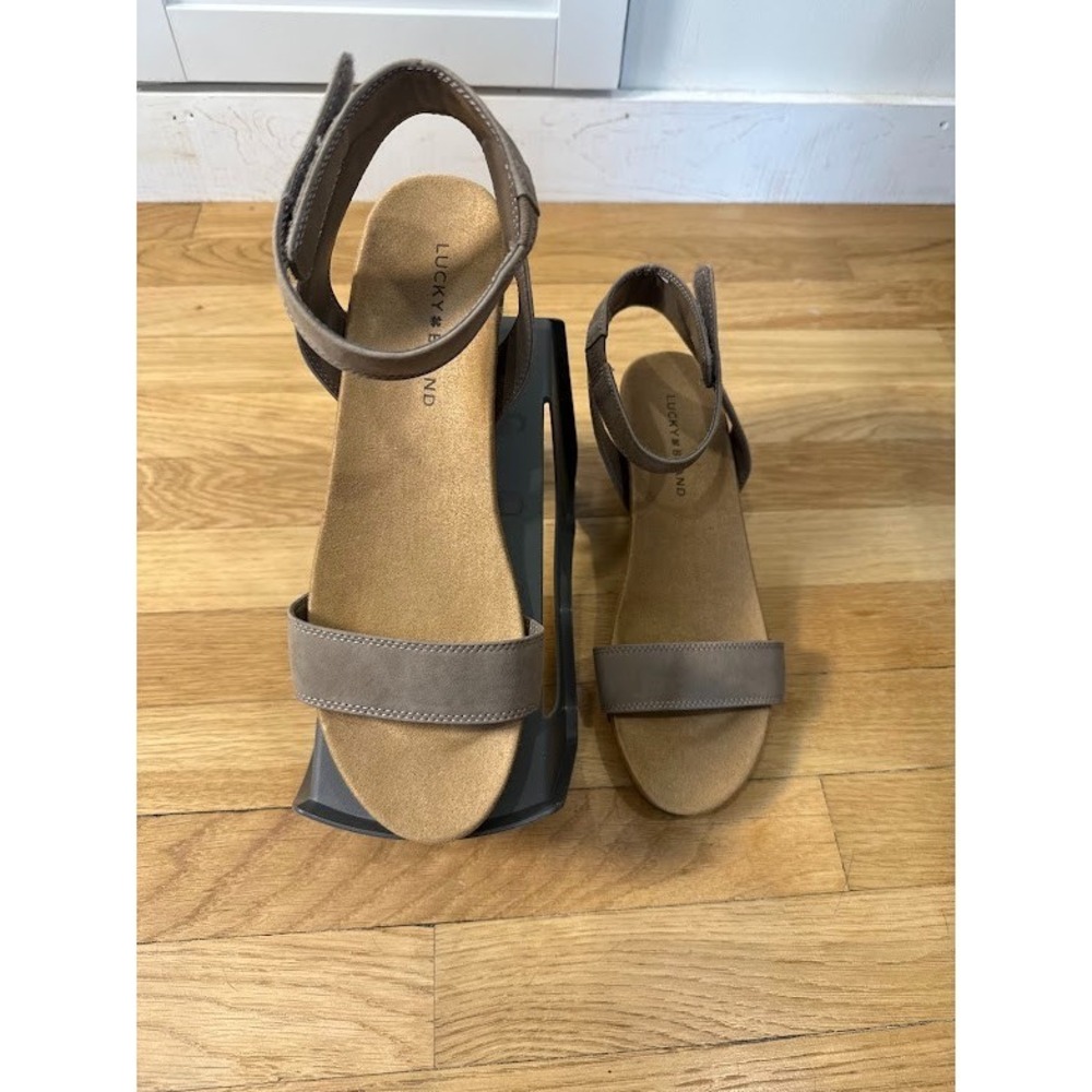 Lucky Brand Womens Kanoa Wedge Sandals Size 10 Suede Taupe Ankle Strap Neutral